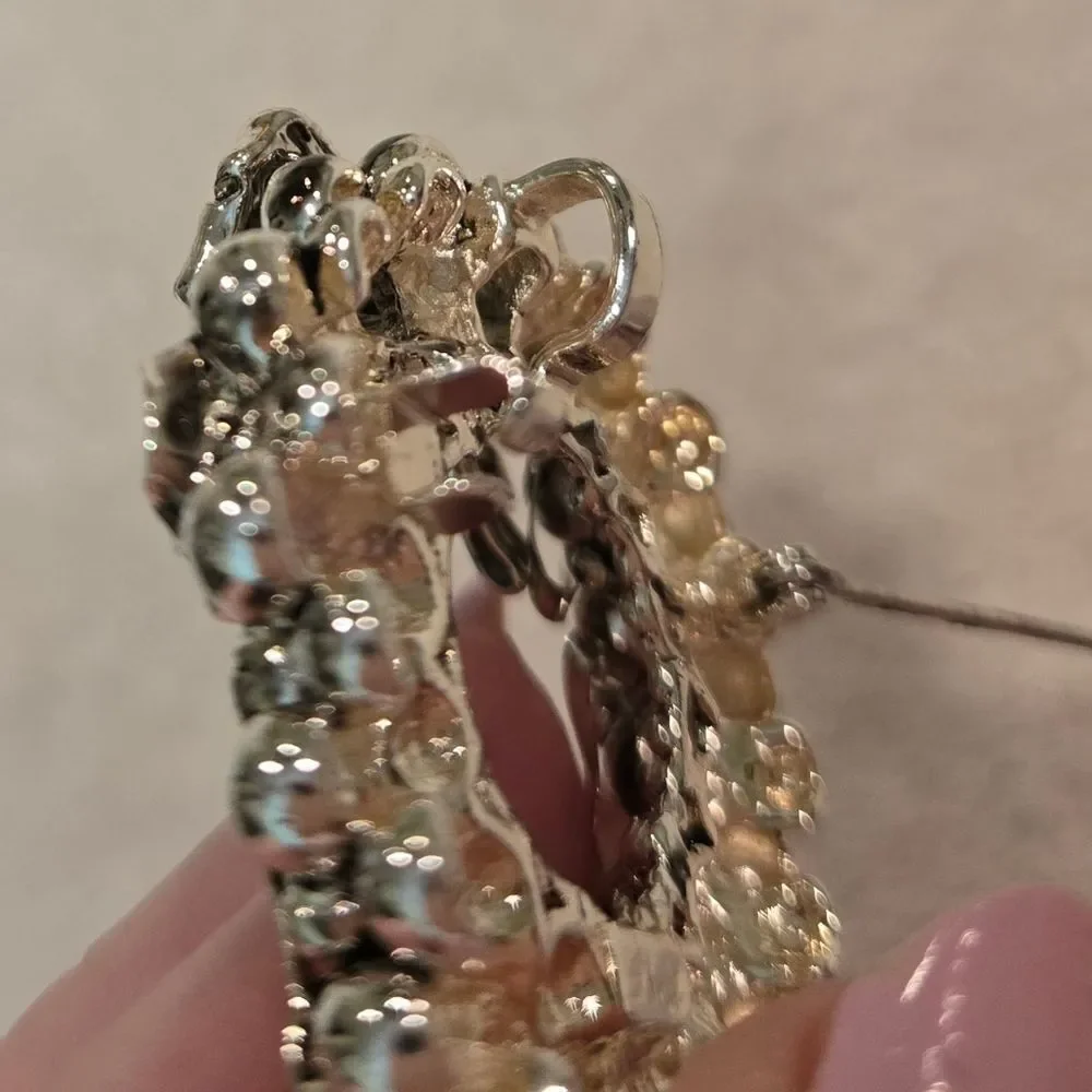 ❤️🎄🛍 VINTAGE Elegant Silver Wreath Brooch